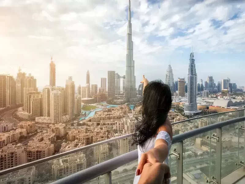 Dubai e Abu Dhabi Tour 5 giorni – Viaggio tra cultura, deserto e modernita`